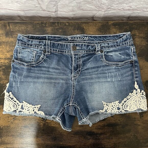 Maurices Denim & Lace Jean Shorts Plus Size 15/16 Reg Vintage Wash - Picture 1 of 5